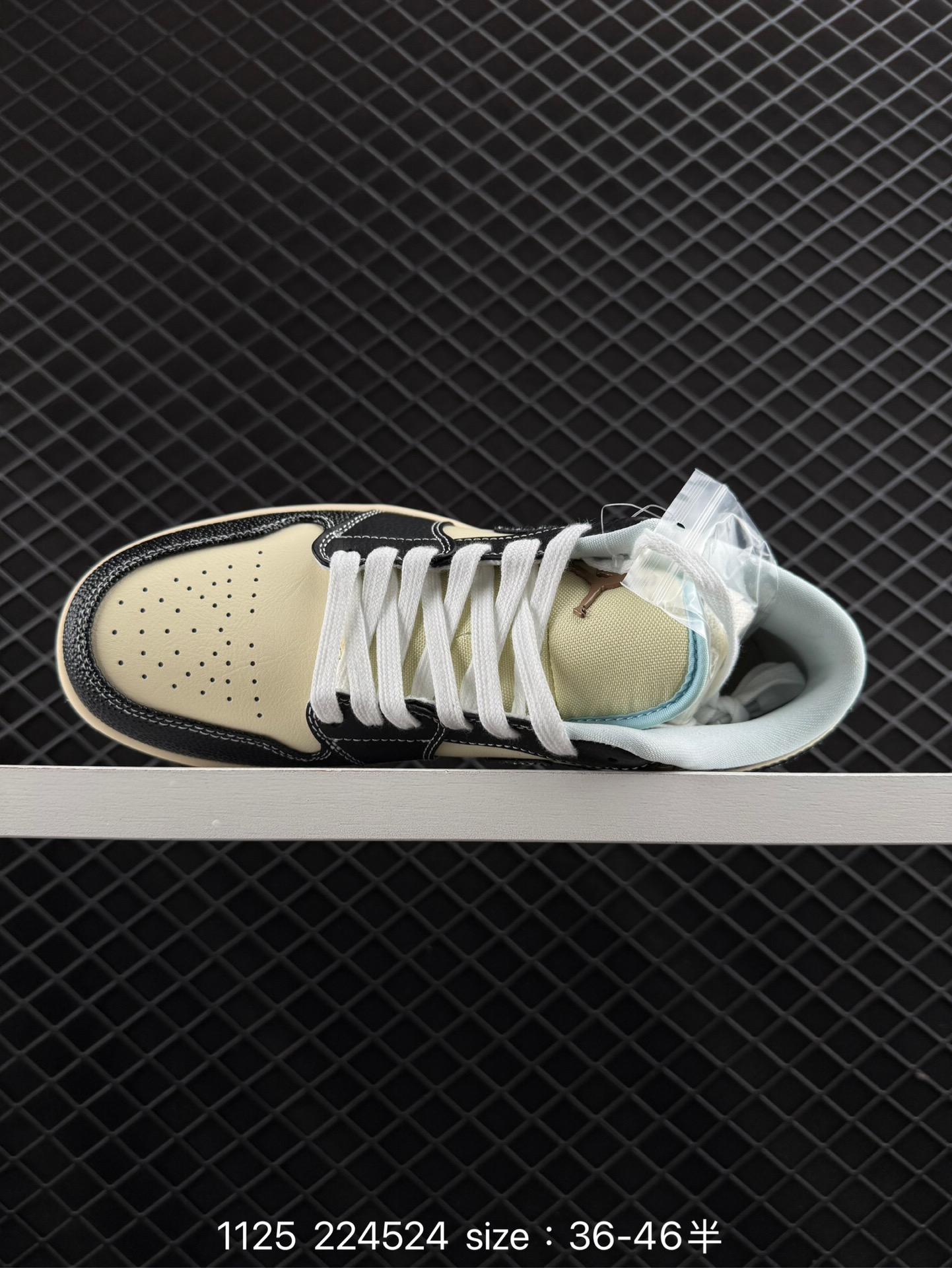 Air Jordan 1 Low ”Coconut Milk Black“